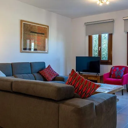 Villa 2 Bedroom Pachna With Amazing Golf Course And Side Sea Views, Aphrodite Hills Kouklia