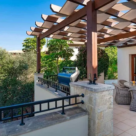 ヴィラ 2 Bedroom Pachna With Amazing Golf Course And Side Sea Views, Aphrodite Hills *